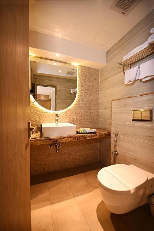 Hotel Tulip Near Delhi Airport New Delhi Exterior foto