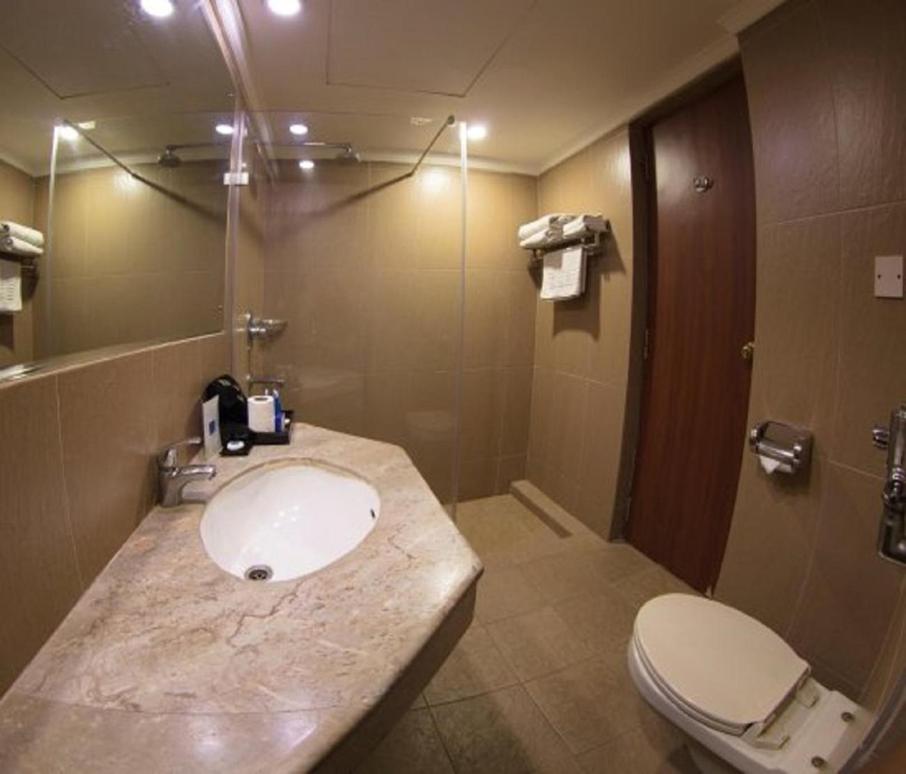 Hotel Tulip Near Delhi Airport New Delhi Exterior foto